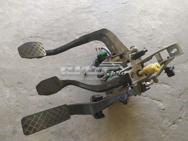 Педаль зчеплення Audi A6 C5