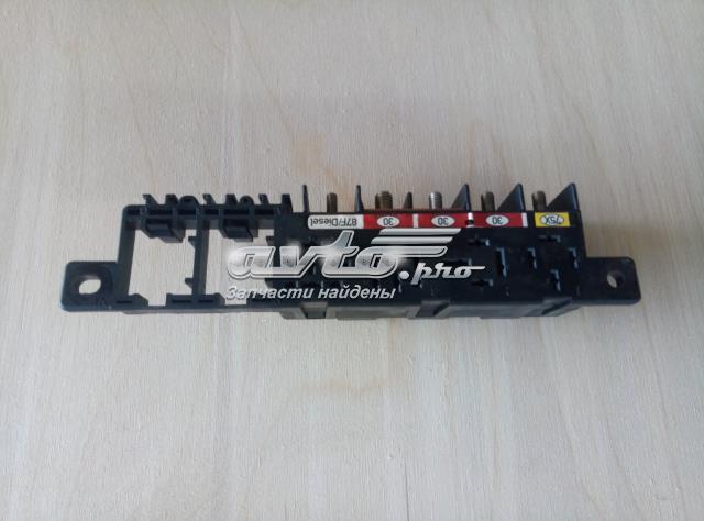 Монтажний блок 8L0941822A VAG
