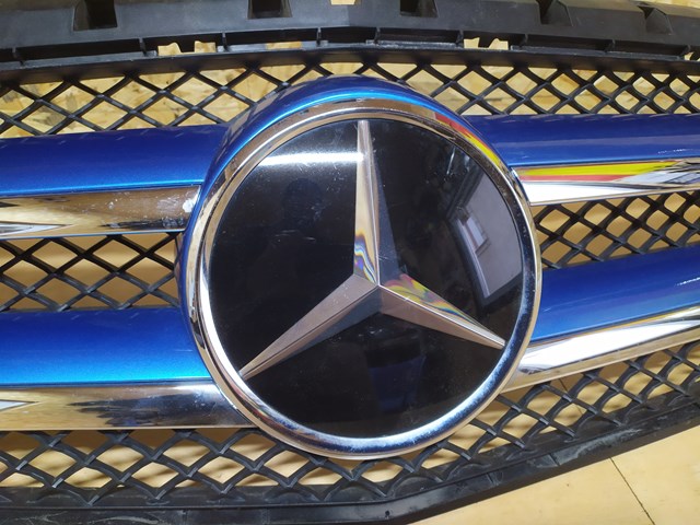 Емблема решітки радіатора A1648880411 MERCEDES