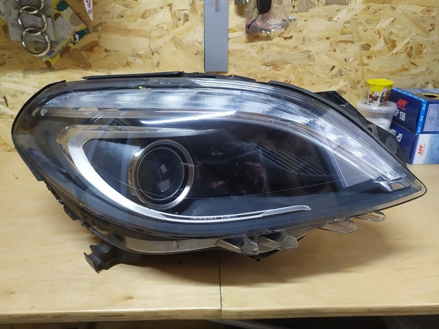 Фара передня права A2468207261 MERCEDES