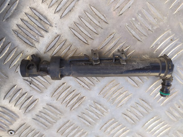 Форсунка омивача скла лобового, ліва A2468600547 MERCEDES