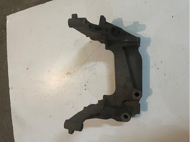 Кріплення подушки коробки передач 55219008 FIAT