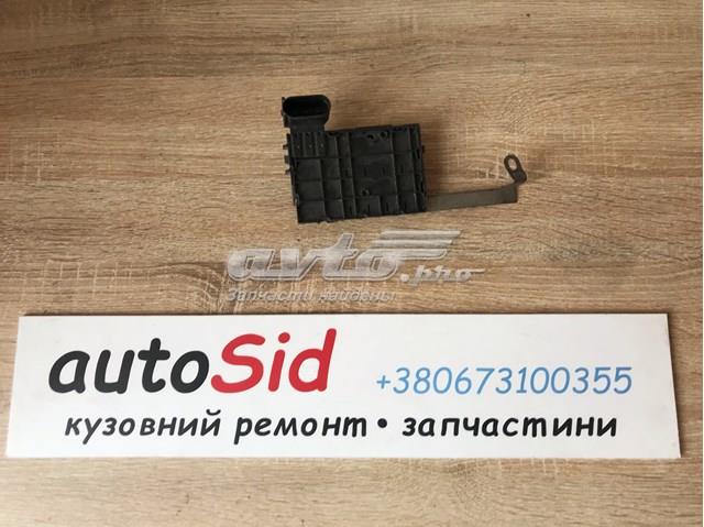 Реле запобіжників 1J0937617B VAG