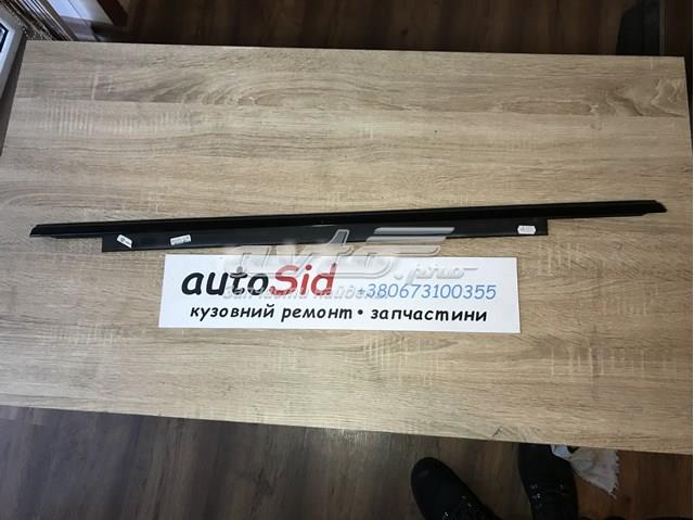 Молдинг опускного скла нижній, двері задньої, лівої 4G0853763 VAG
