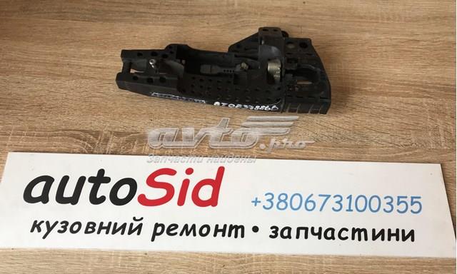 Тримач зовнішньої ручки дверей, задніх правих 8T0837886B VAG