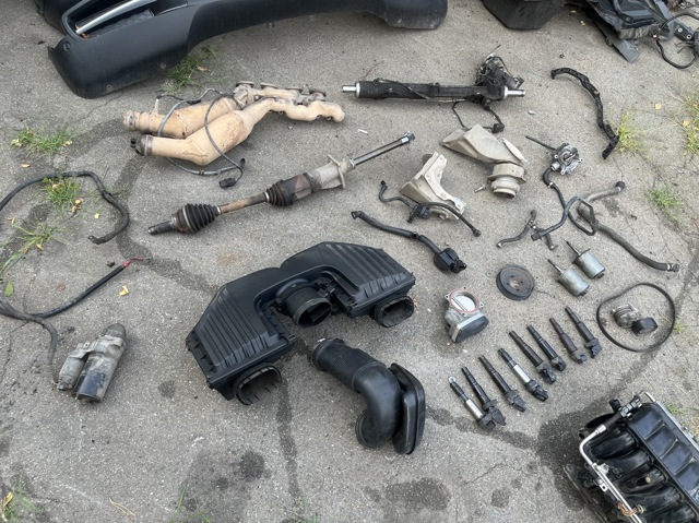 Колектор випускний 18407568013 BMW