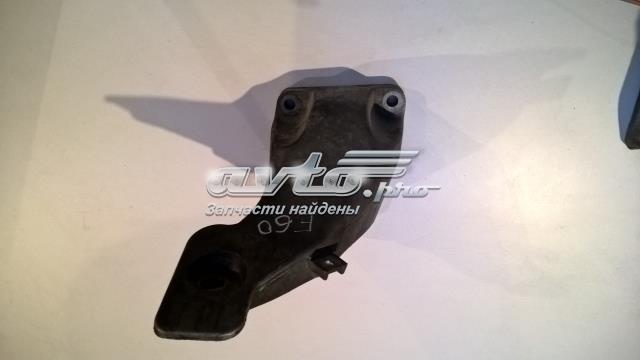 Кронштейн подушки (опори) двигуна, правої 22116777056 BMW
