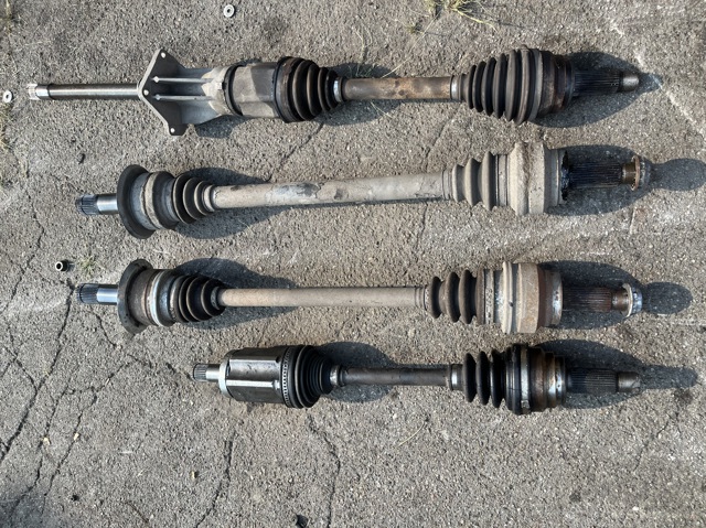 Привід правий 31607545126 BMW