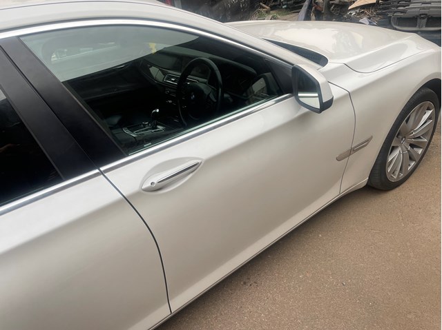 Дверка передня права 41007203978 BMW