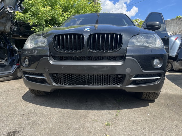 Кожух бампера переднього 51117172402 BMW