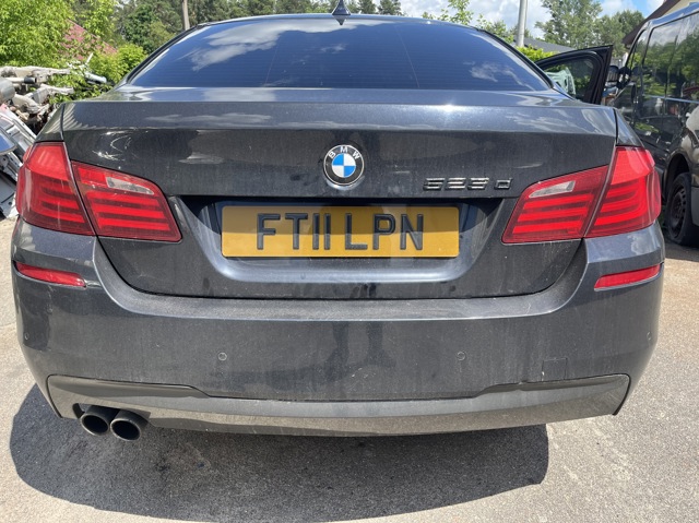 Направляюча заднього бампера 51127906845 BMW