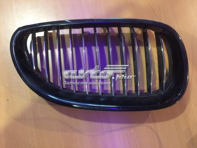 Решітка радіатора права 51137065702 BMW