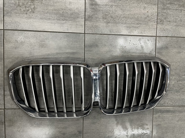 Облицювання радіатора 51137454887 BMW