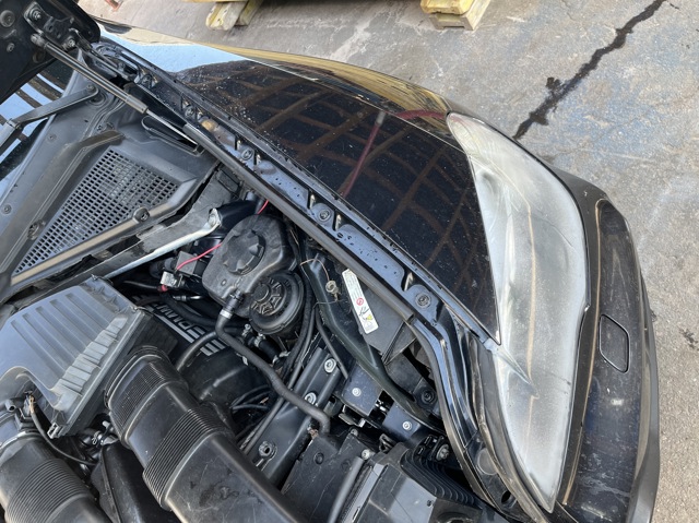 Бічна частина передня ліва 51657178399 BMW