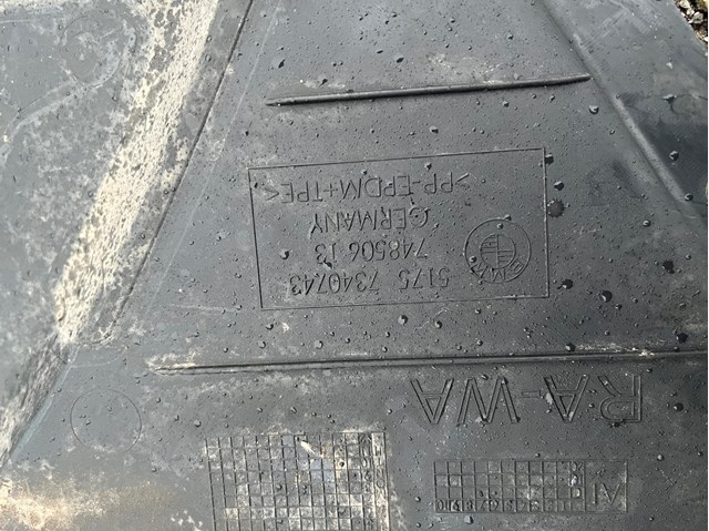 Щиток брудозахисний передньої арки крила 51757340743 BMW