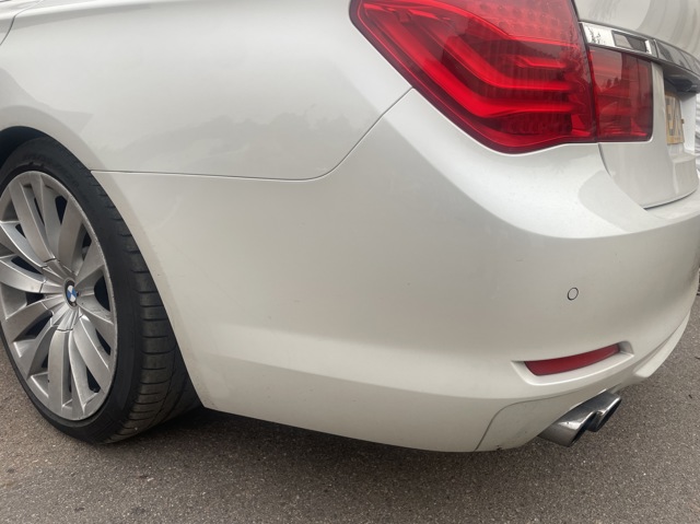 Задній лівий зовнішній ліхтар 63217182197 BMW
