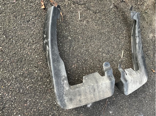 Бризковики передні, комплект 82162413632 BMW