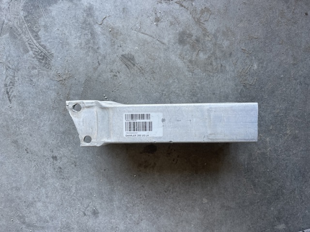 Кронштейн підсилювача переднього бампера A2056200595 MERCEDES