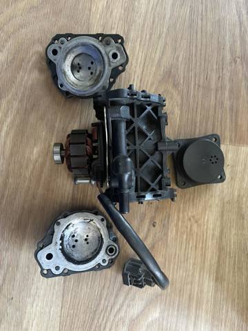 Насос вакуумний DG9Z2A451A FORD