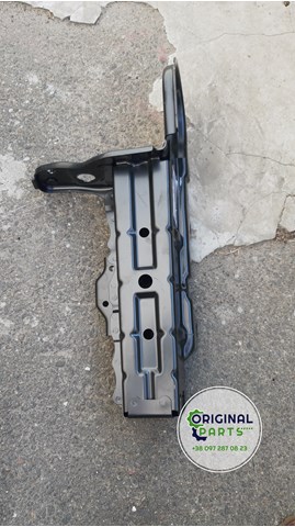 Кронштейн передньої балки 5210333010 TOYOTA