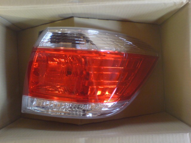Задній правий стоп 8155148280 TOYOTA