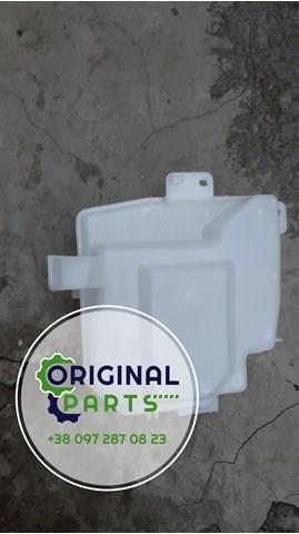 Бачок склоомивача 8260A403 MITSUBISHI