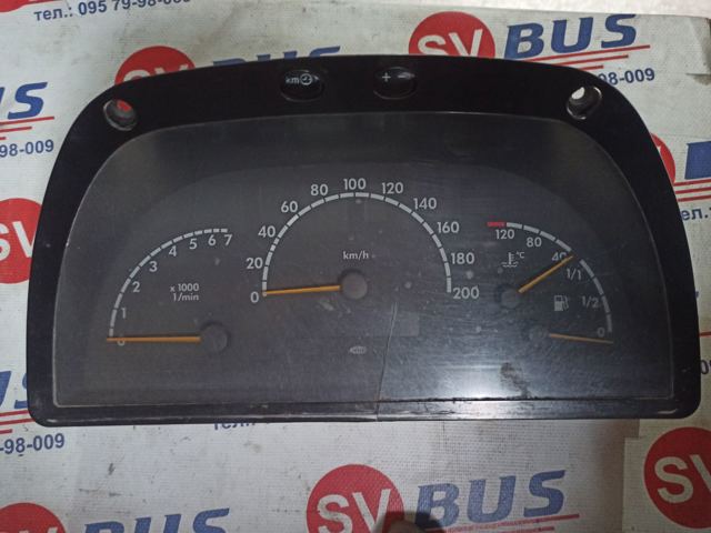 щиток приладу 0014463921 MERCEDES