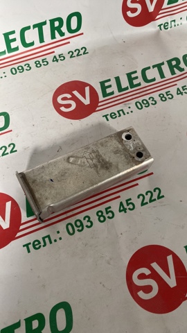 Кронштейн підсилювача переднього бампера 110919300C Tesla Model