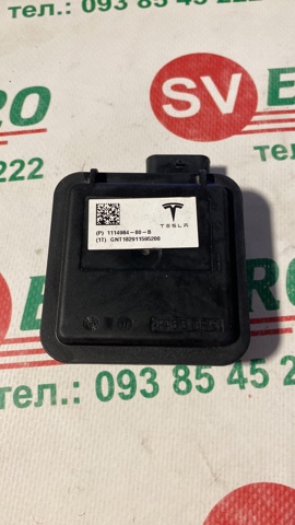 Блок управління системою відкривання воріт гаража 111498400B TESLA