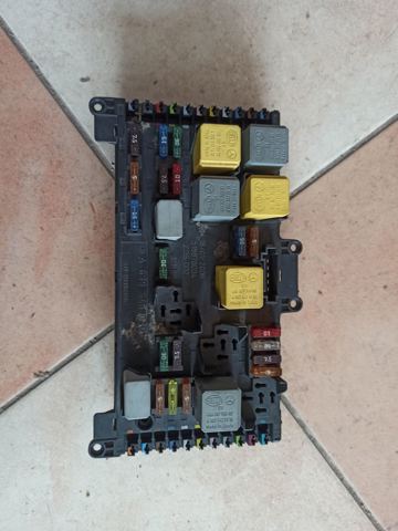 Коробка запобіжників 6395450401 MERCEDES