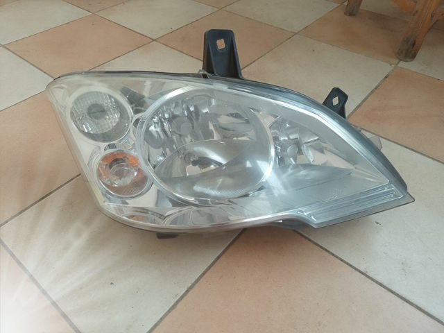 Фара передня права 6398201961 MERCEDES