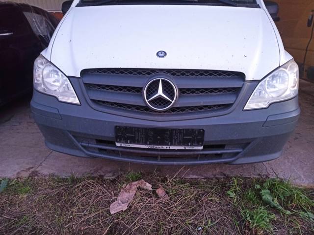 Бампер передній в зборі 6398806970 MERCEDES