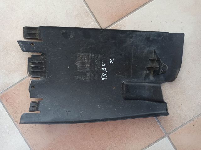 Захист заднього бампера 8200066570 RENAULT