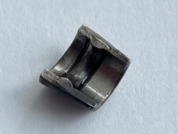 Сухар клапану 132104F100 RENAULT