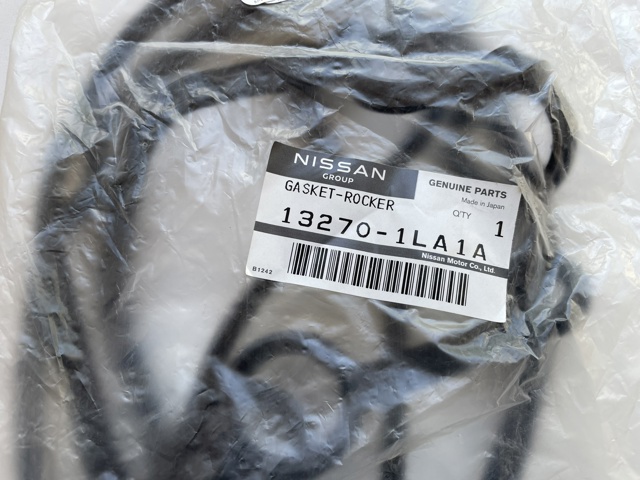 Прокладка клапанної кришки, ліва 132701LA1A NISSAN