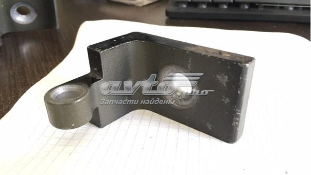 Петля передніх дверей права 41517205552 BMW