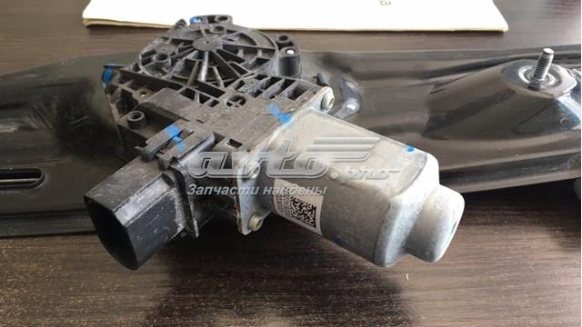 Склопідйомник задніх лівих дверей 51357382138 BMW