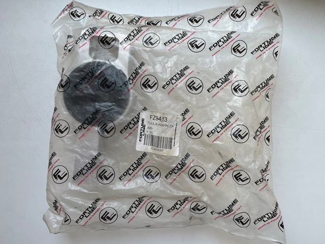 Сайлентблок нижній передньої підвіски Фольксваген Гольф 6