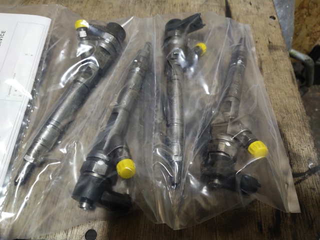 Форсунка дизельна в зборі, розпилювач + тримач 0445110265 RENAULT