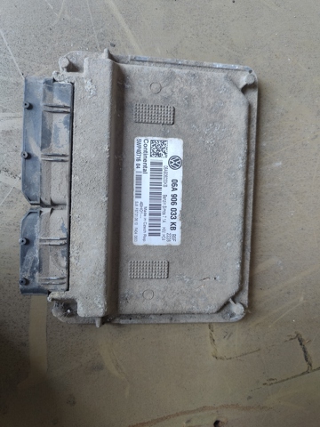Модуль управління двигуном 06A906033KB VAG
