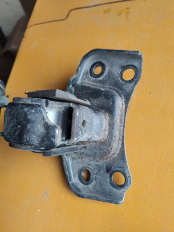Ліва подушка двигуна 1237237110 TOYOTA