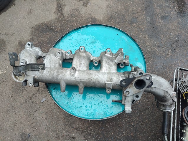 Колектор впускний 140018H810 NISSAN