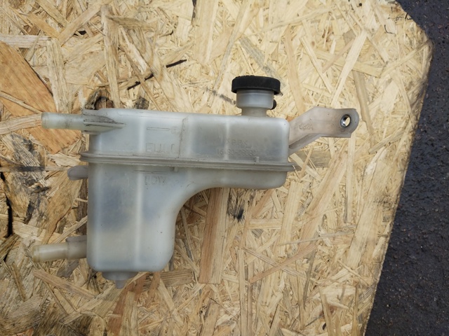 Бачок для води Toyota Prius