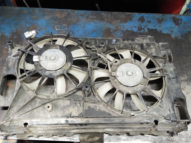 Дифузор вентилятора 1671137040 TOYOTA