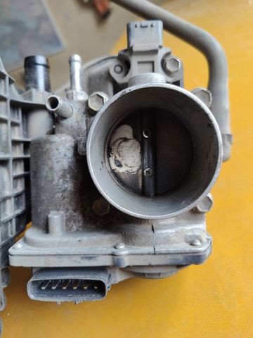 Заслінка повітряна 2203037060 TOYOTA