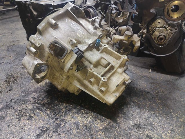 Коробка швидкостей механіка 321008H800 NISSAN