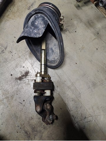 Вал рульової колонки, нижній 480808H900 NISSAN