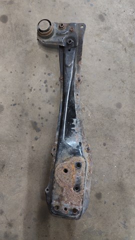 Підрамник двигуна 5120405031 TOYOTA