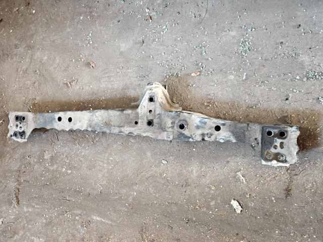 Балка радіатора нижня 5710447020 TOYOTA