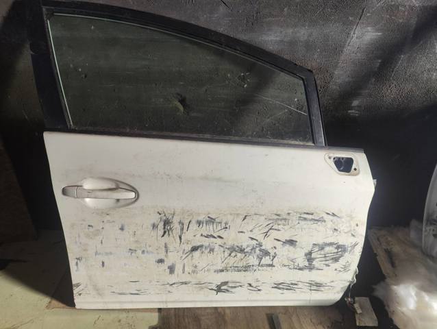 Дверка передня права 6700147070 TOYOTA